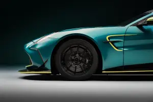 Aston Martin Vantage GT4 2024 - 8