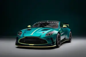Aston Martin Vantage GT4 2024 - 11