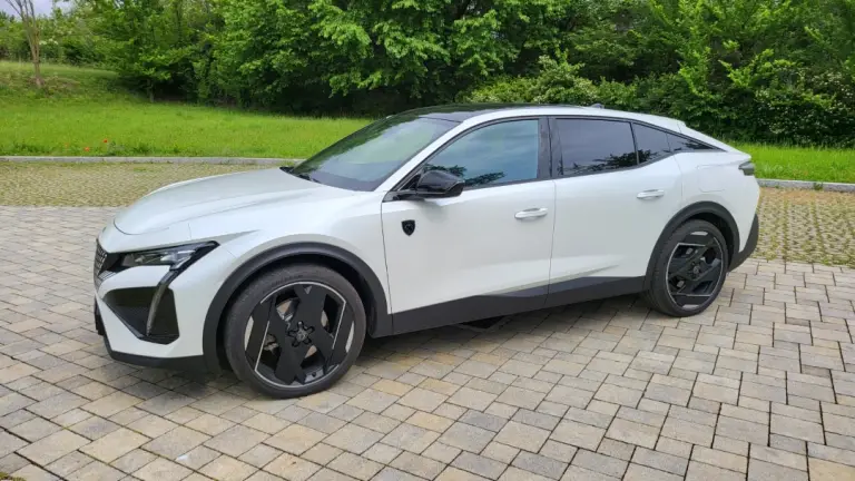 Peugeot 408 Hybrid 2024 Plug in - 4