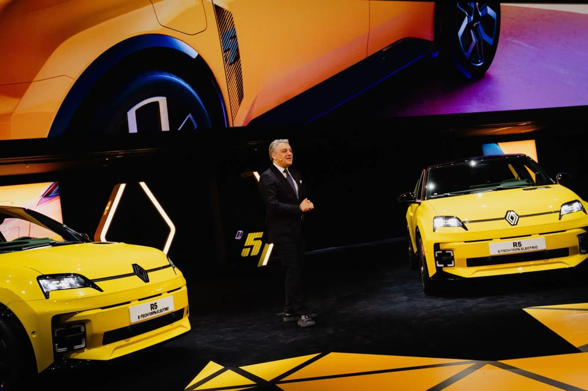 Renault 5 E-Tech Electric - 1