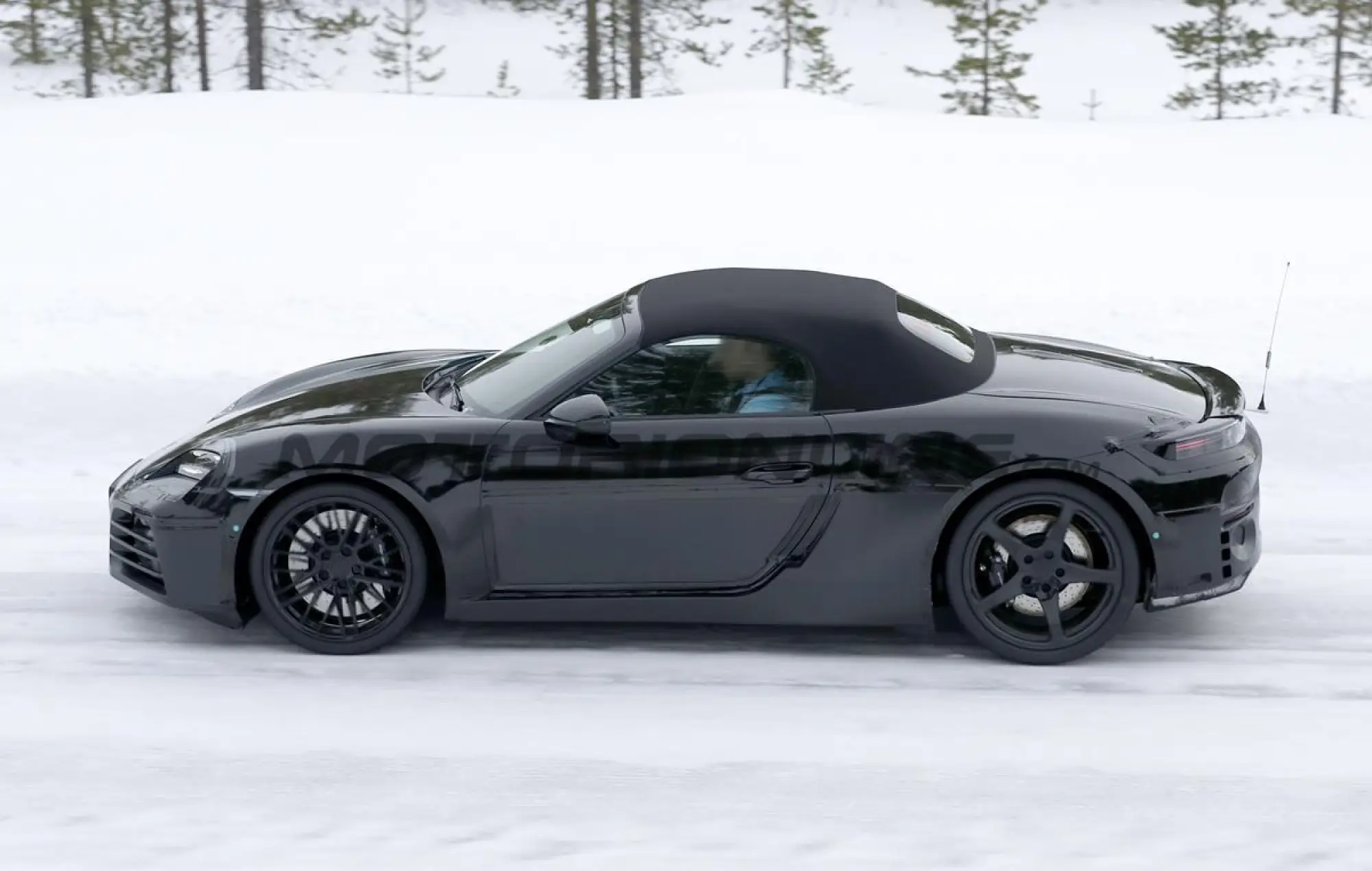 Porsche 718 Boxster 2025 - Foto spia 01-03-2024 - 19