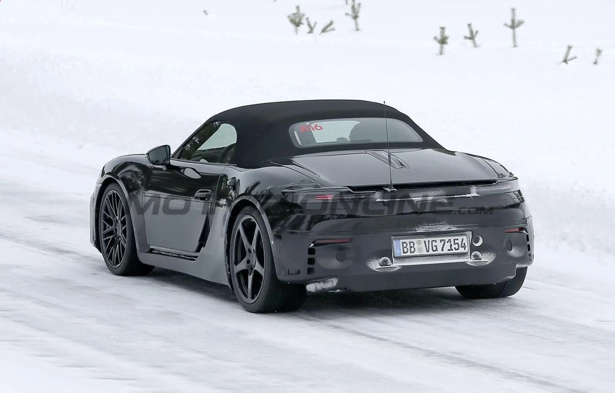 Porsche 718 Boxster 2025 - Foto spia 01-03-2024 - 22