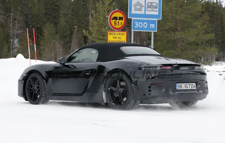 Porsche 718 Boxster 2025 - Foto spia 01-03-2024 - 5