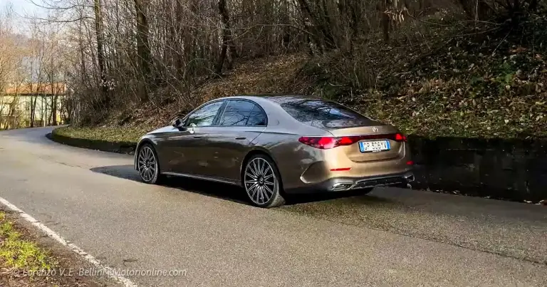 Mercedes Classe E 2024: tutti i motori a disposizione della berlina tedesca - 2