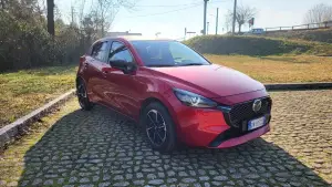 Mazda 2 2024: caratteristiche