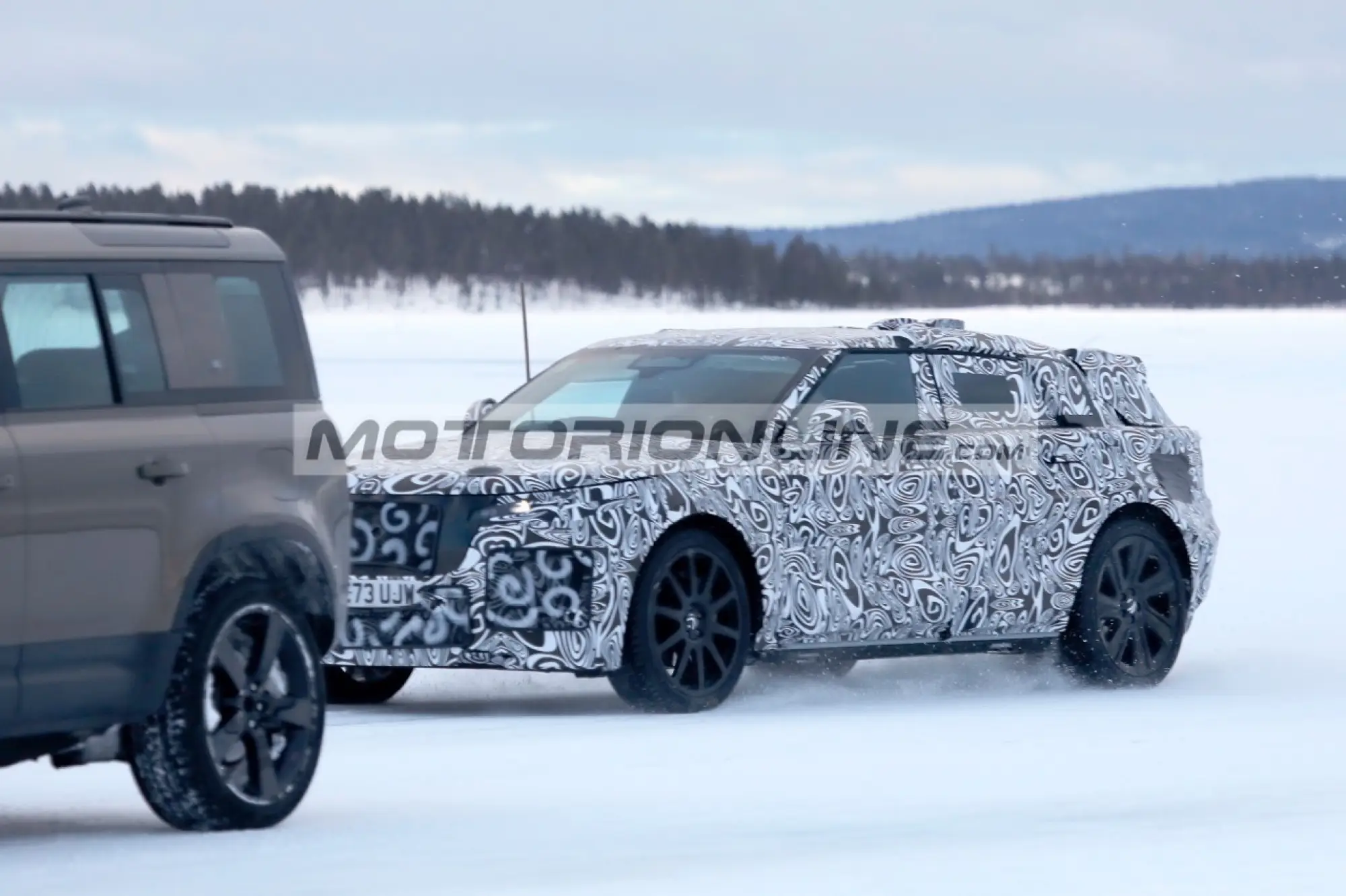 Range Rover EV - Foto spia 4-3-2024 - 12