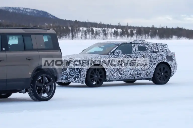 Range Rover EV - Foto spia 4-3-2024 - 10