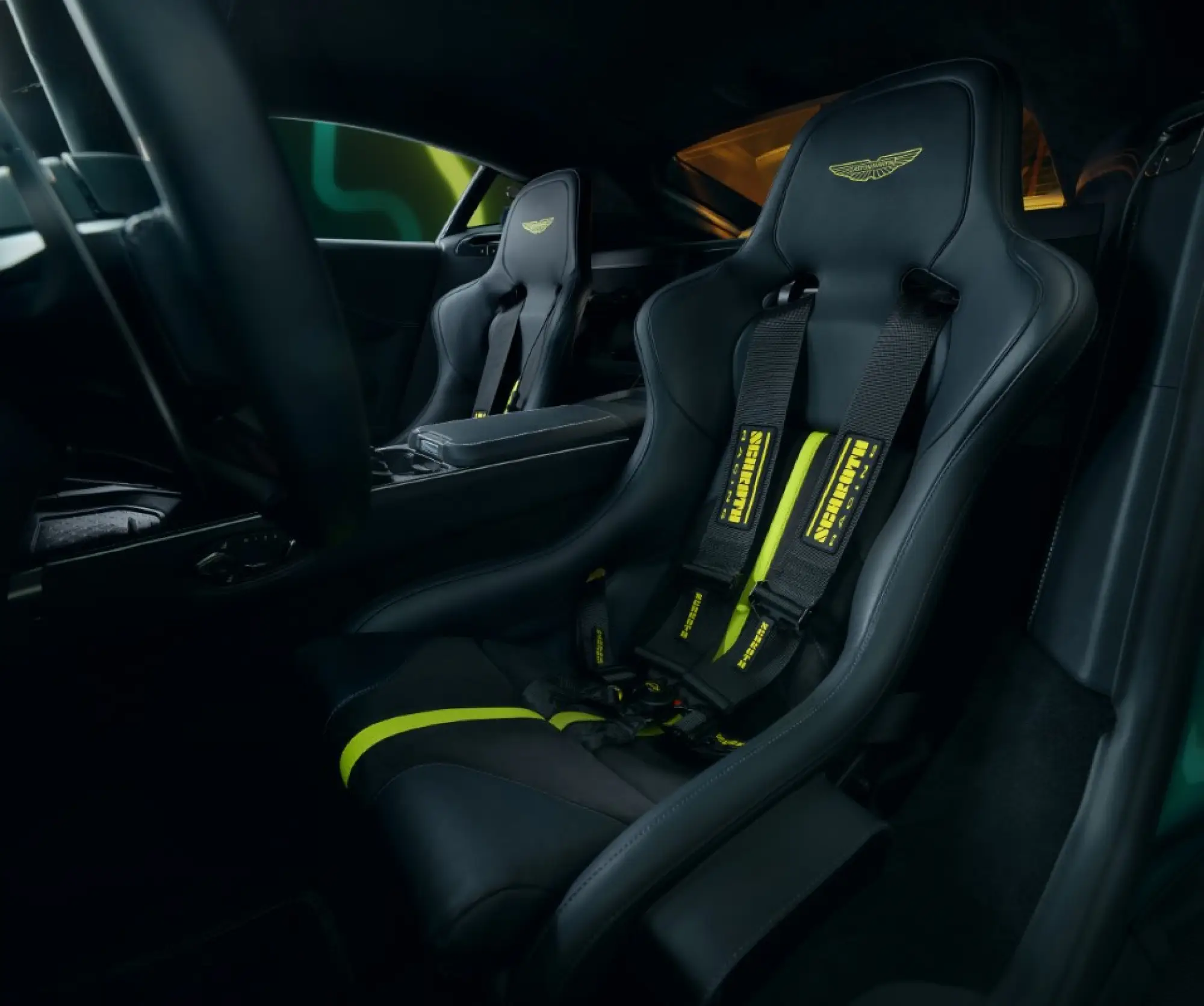 Aston Martin Vantage 2024 Safety Car F1 - 1