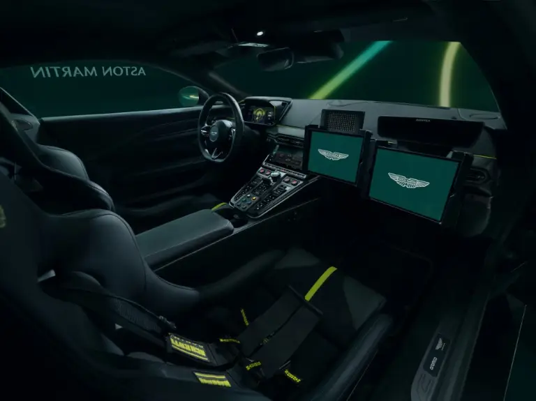 Aston Martin Vantage 2024 Safety Car F1 - 8