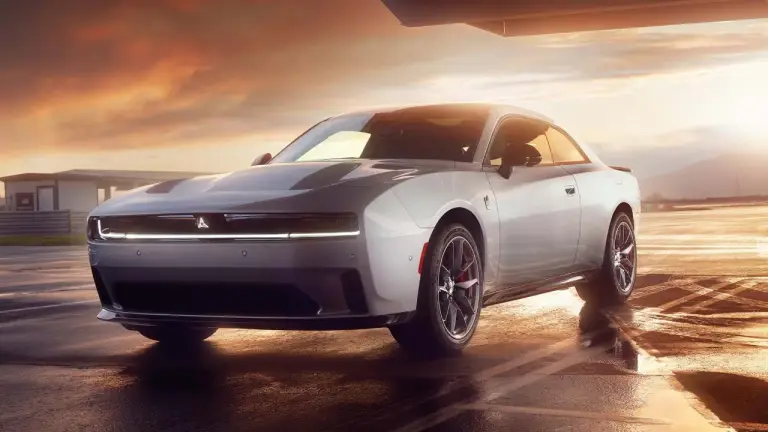 Dodge Charger Daytona elettrica - 11