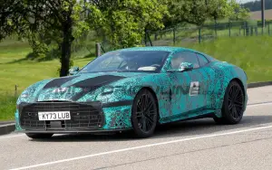 Aston Martin DBS - Foto spia 07-03-2024 - 7