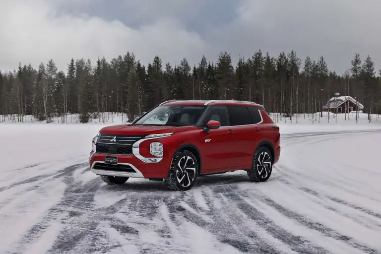 Mitsubishi Outlander PHEV MY25 - Test Lapponia - 2