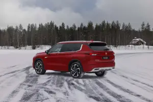 Mitsubishi Outlander PHEV MY25 - Test Lapponia - 1