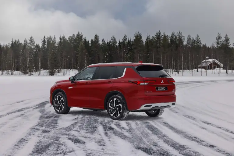 Mitsubishi Outlander PHEV MY25 - Test Lapponia - 1