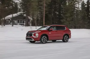 Mitsubishi Outlander PHEV MY25 - Test Lapponia - 14