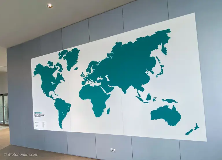 5 Cose da Sapere su Petronas - 5