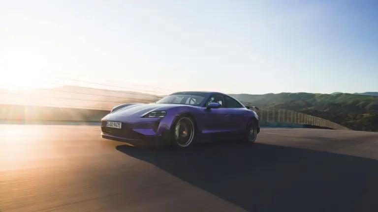 Porsche Taycan Turbo GT - 13