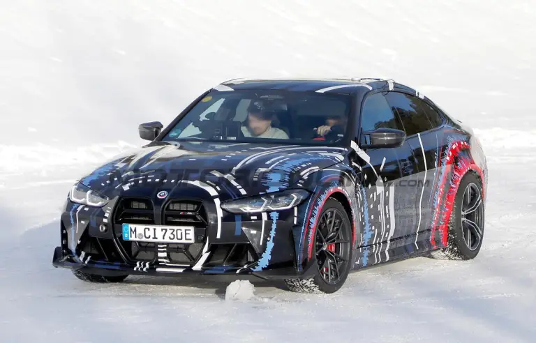 BMW i4 M - Foto spia 12-03-2024 - 5