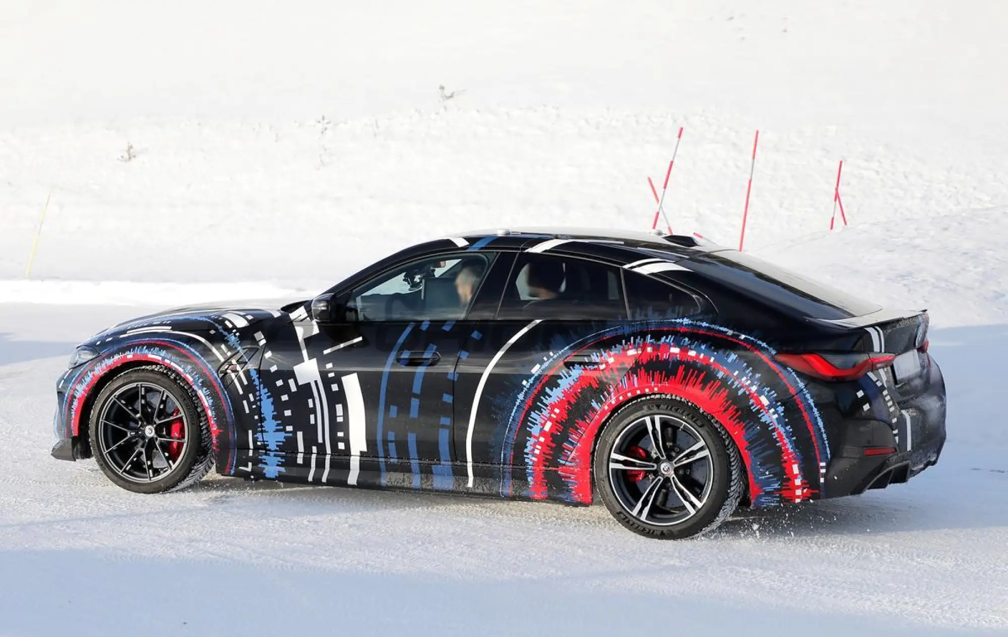 BMW i4 M - Foto spia 12-03-2024 - 10