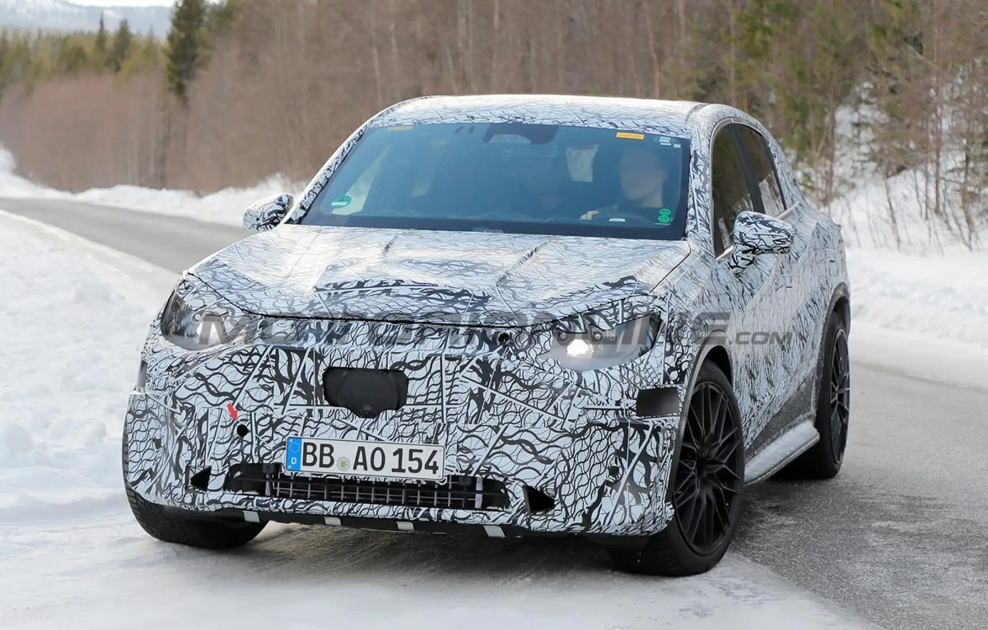 Mercedes-AMG GLC EV - Foto spia 13-03-2024 - 1