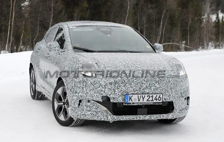 Ford Puma elettrica - Foto spia 18-03-2024 - 4