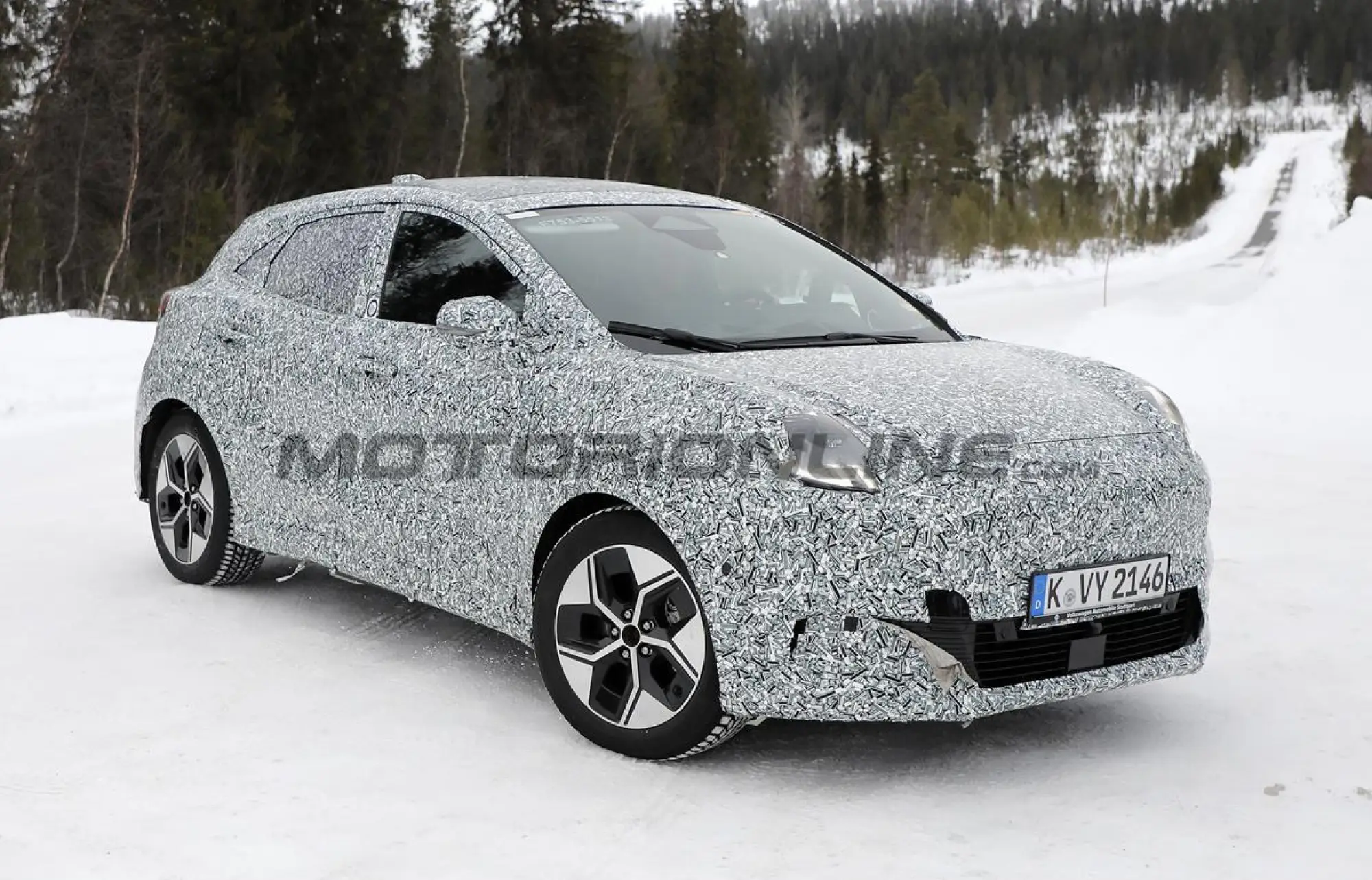 Ford Puma elettrica - Foto spia 18-03-2024 - 6