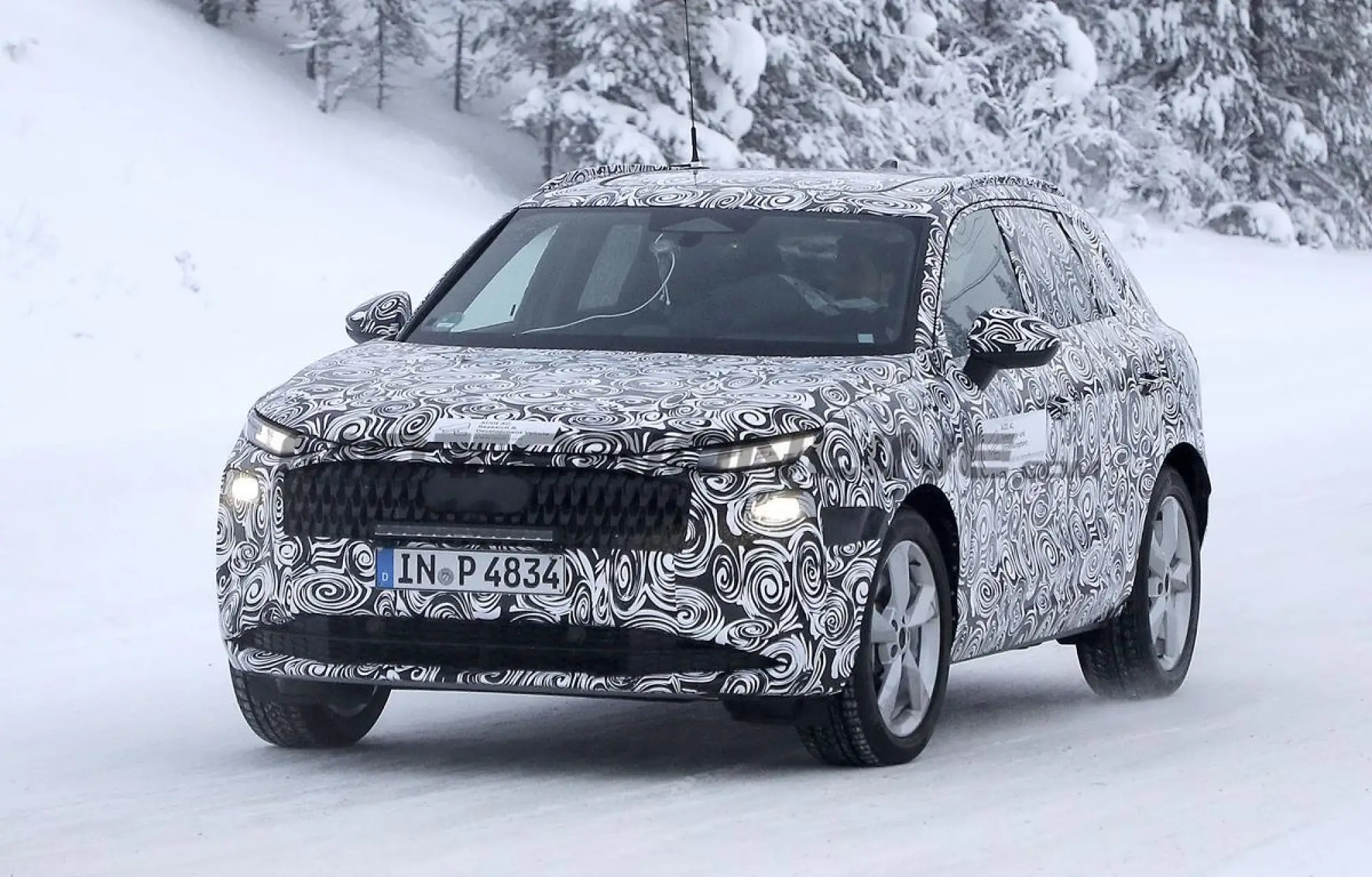 Audi Q3 2025 - Foto spia 19-03-2024 - 6
