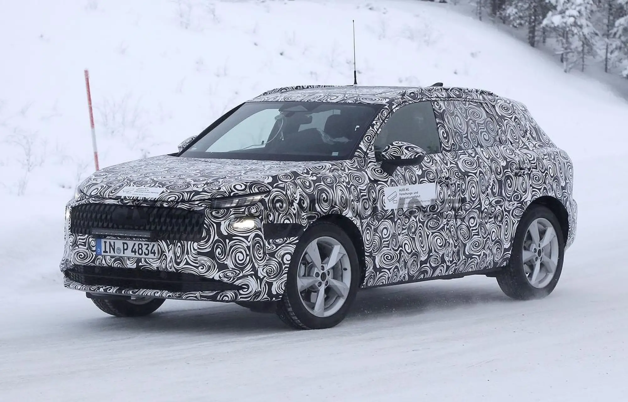 Audi Q3 2025 - Foto spia 19-03-2024 - 1