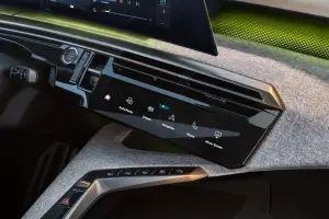 Nuova Peugeot 5008