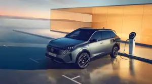 Nuova Peugeot 5008