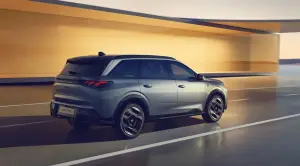 Nuova Peugeot 5008