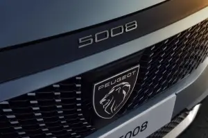 Nuova Peugeot 5008