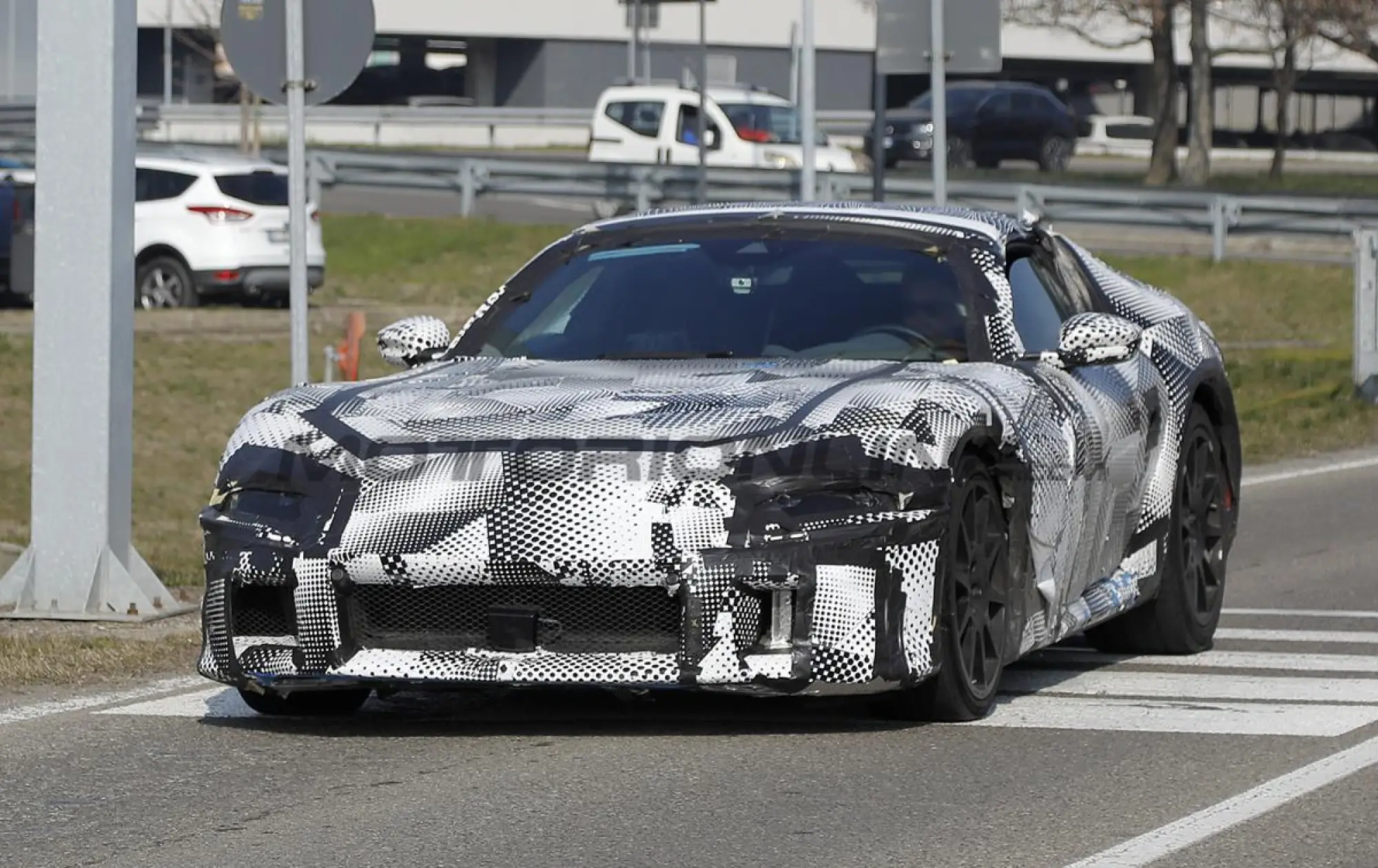 Ferrari 812 successore - Foto spia 21-03-2024 - 9