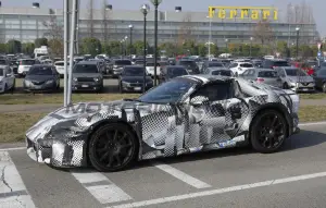 Ferrari 812 successore - Foto spia 21-03-2024