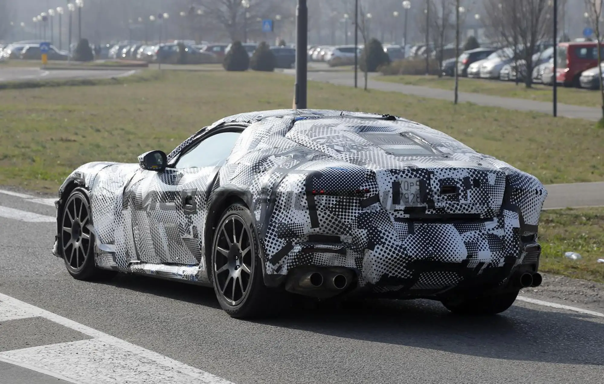Ferrari 812 successore - Foto spia 21-03-2024 - 17