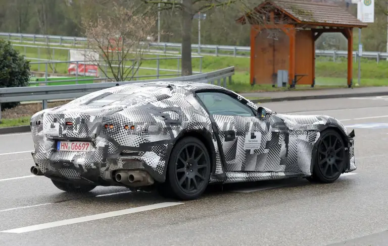 Ferrari 812 successore - Foto spia 21-03-2024 - 12