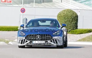 Mercedes-AMG GT 63 Performance non elettrificata - Foto spia 21-03-2024 - 2
