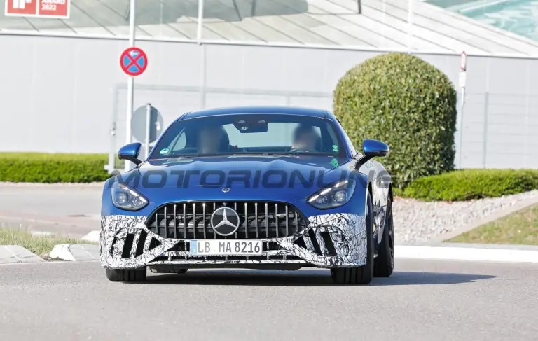 Mercedes-AMG GT 63 Performance non elettrificata - Foto spia 21-03-2024 - 2