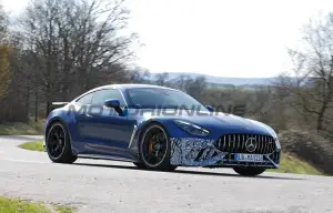 Mercedes-AMG GT 63 Performance non elettrificata - Foto spia 21-03-2024 - 8