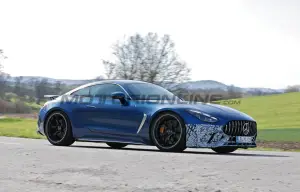 Mercedes-AMG GT 63 Performance non elettrificata - Foto spia 21-03-2024 - 10