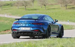 Mercedes-AMG GT 63 Performance non elettrificata - Foto spia 21-03-2024 - 15