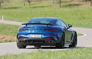 Mercedes-AMG GT 63 Performance non elettrificata - Foto spia 21-03-2024 - 14