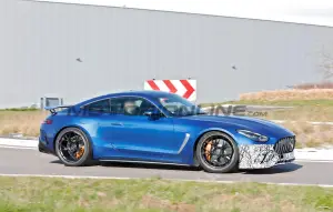 Mercedes-AMG GT 63 Performance non elettrificata - Foto spia 21-03-2024 - 7