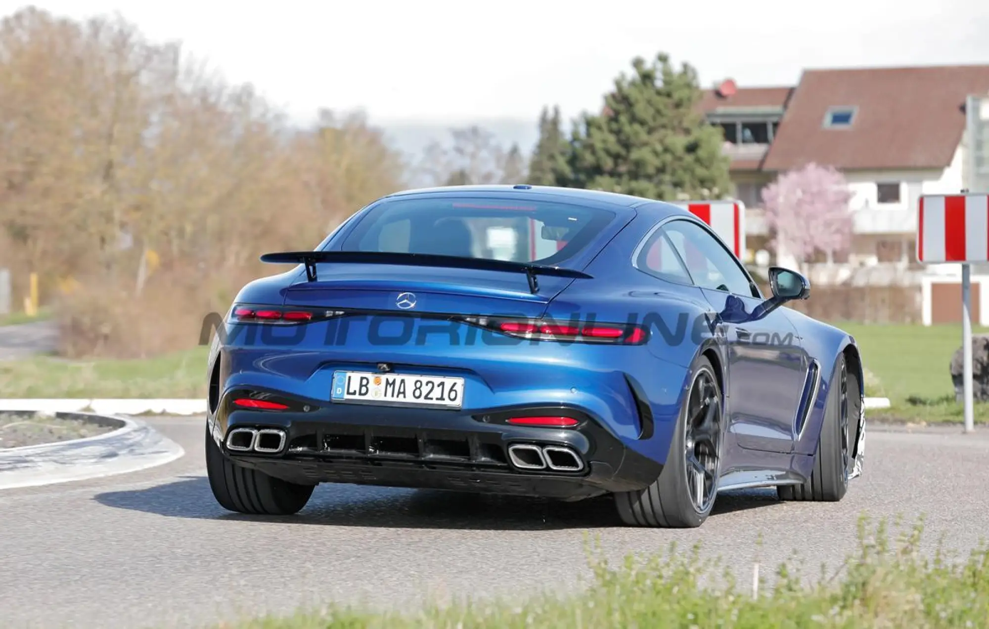 Mercedes-AMG GT 63 Performance non elettrificata - Foto spia 21-03-2024 - 4