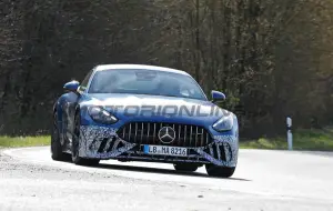 Mercedes-AMG GT 63 Performance non elettrificata - Foto spia 21-03-2024 - 9