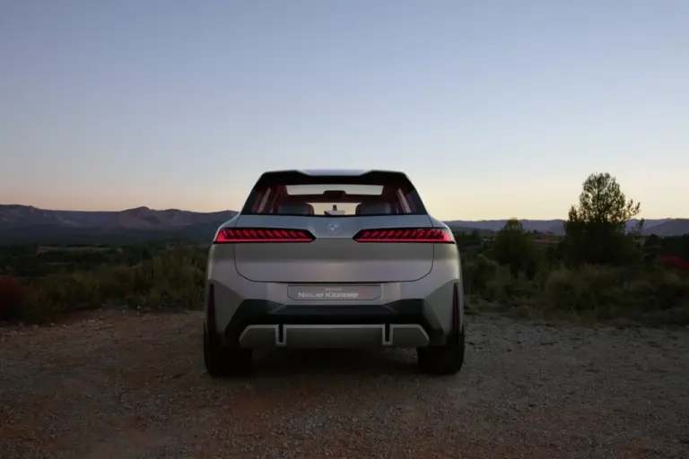 BMW Vision Neue Klasse X - 25