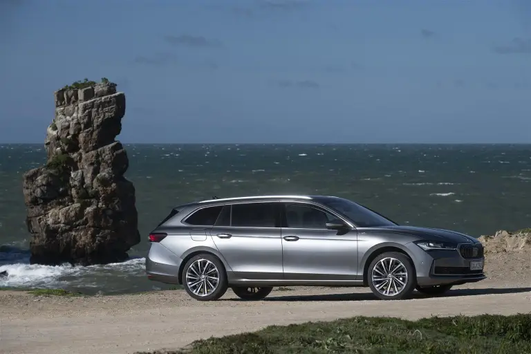 Skoda Superb Wagon 2024 - 15