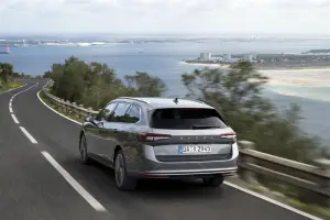 Skoda Superb Wagon 2024 - 14