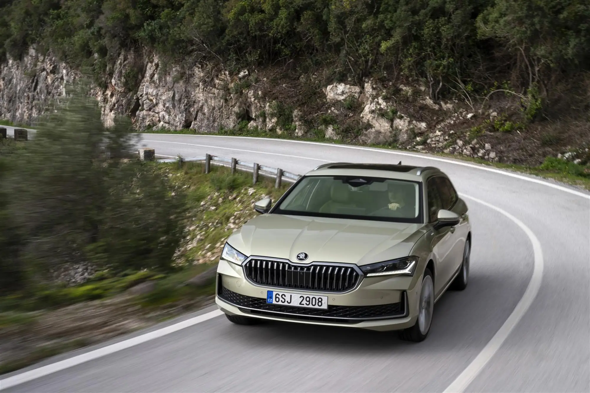 Skoda Superb Wagon 2024 - 24
