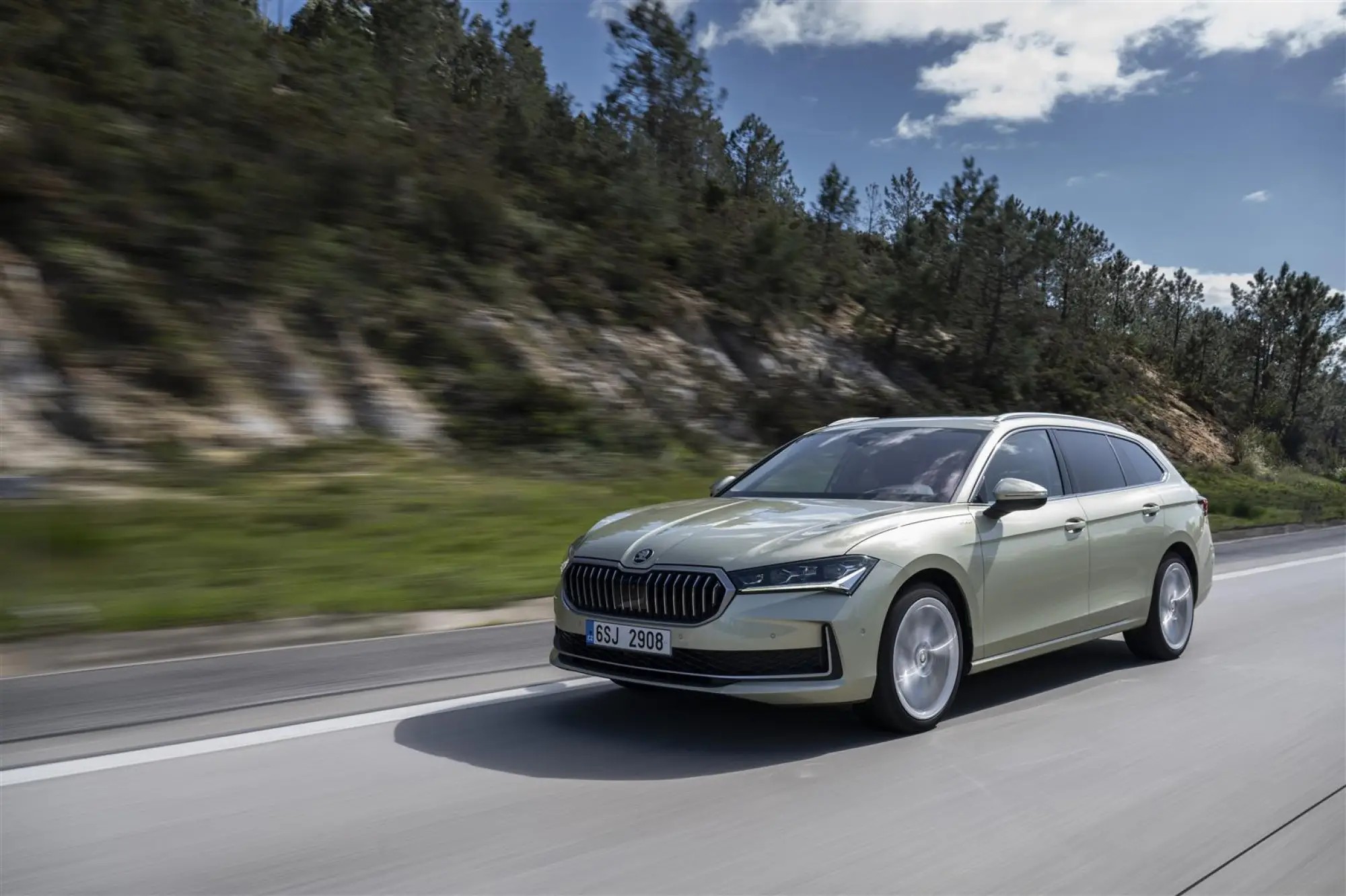 Skoda Superb Wagon 2024 - 27